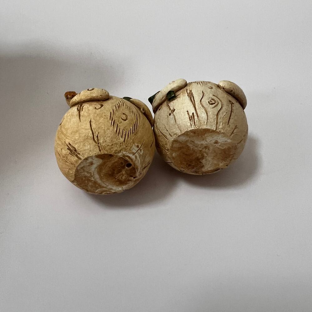 Set of 2 Rustic Easter Bunny Rabbit Figurines Holding Flower Spring Decor Easter - Picture 7 of 9